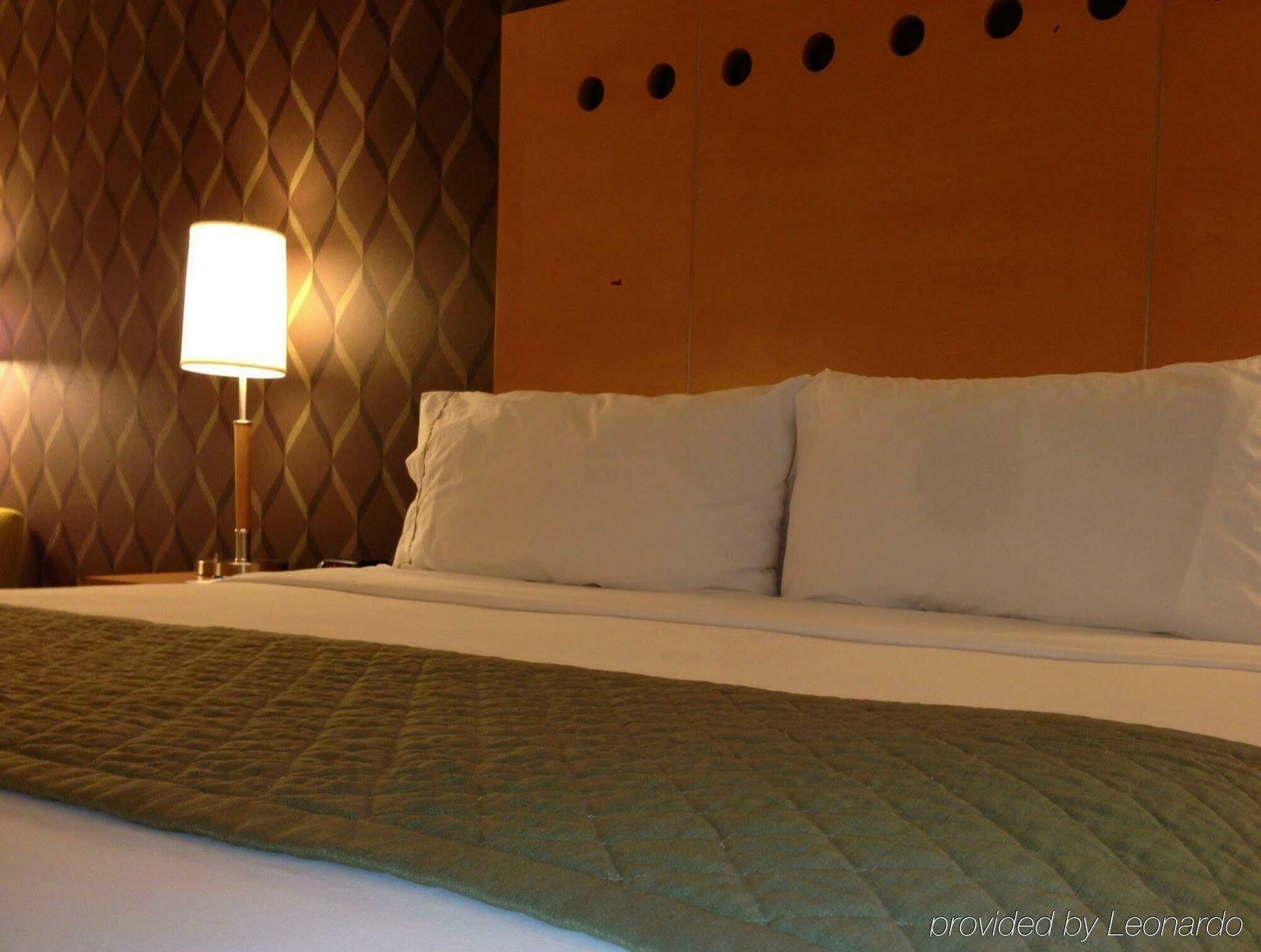 Holiday Inn Express & Suites Monterrey Aeropuerto, An Ihg Hotel Ngoại thất bức ảnh