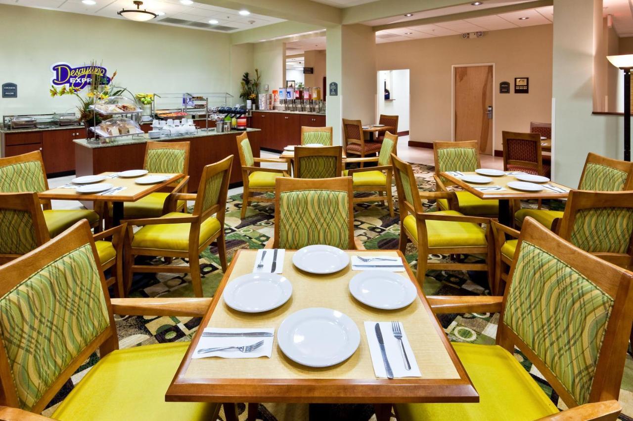 Holiday Inn Express & Suites Monterrey Aeropuerto By Ihg Apodaca Ngoại thất bức ảnh